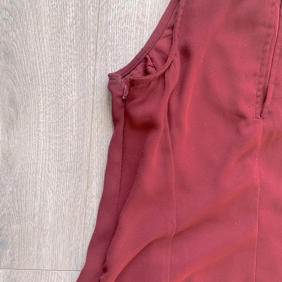 Flowy Red High Neck Dress with Gold Detailing - Picture 6 of 6